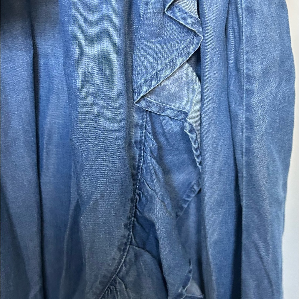 Adorable Jean dress with side slit/ruffles. - Picture 5 of 5